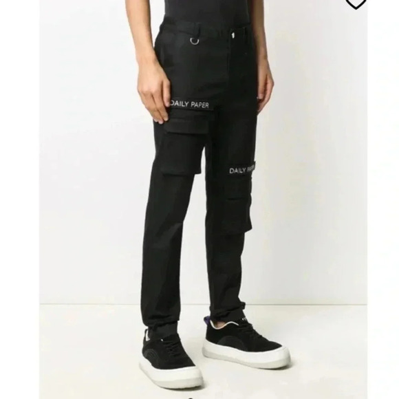 Daily Paper
logo patch cargo trousers - Picture 5 of 12